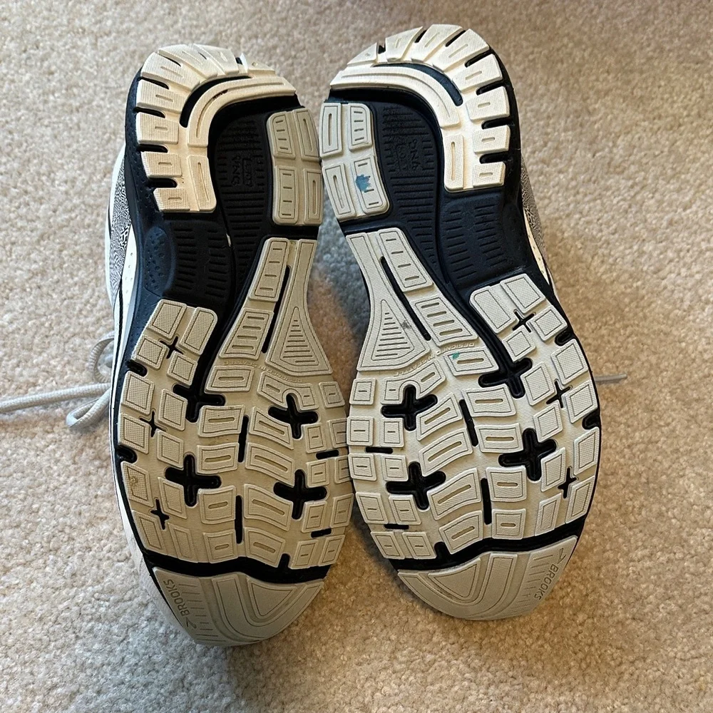 Brooks Women’s Trace 3 Sneaker - Picture 3 of 5